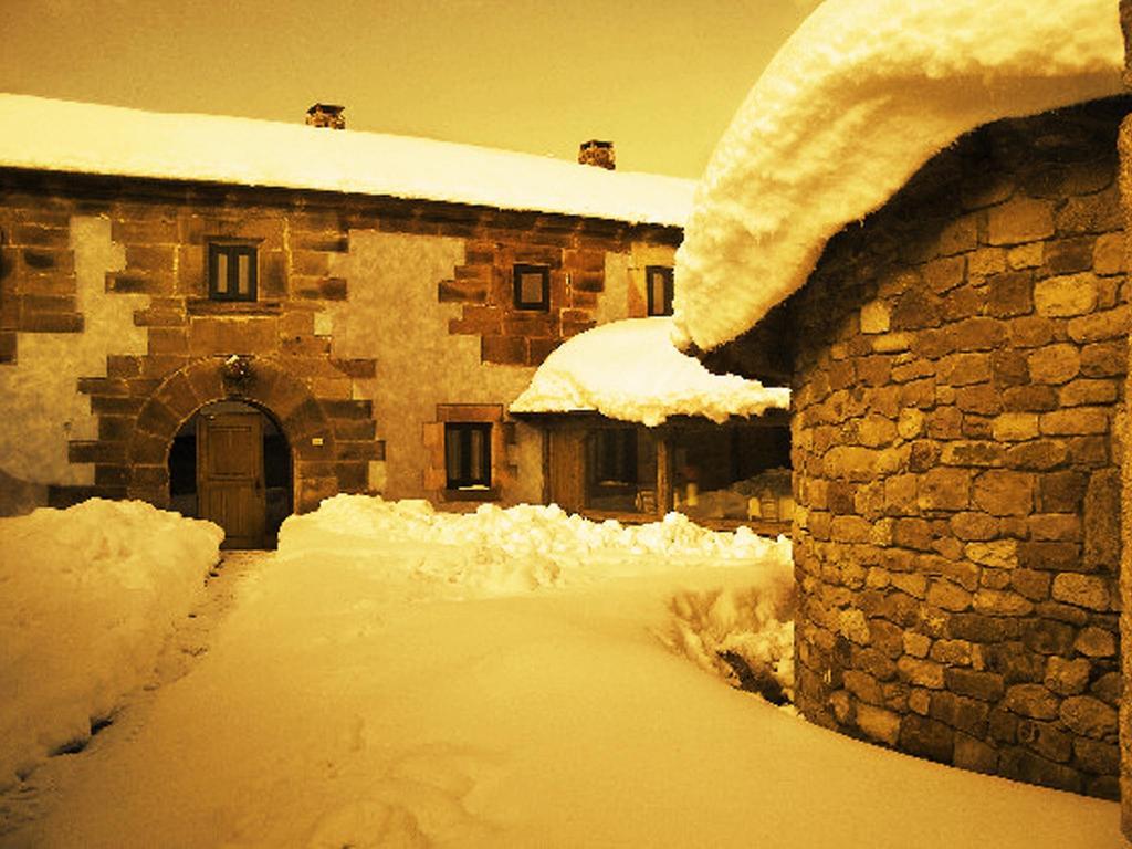 La Casa De Las Brujas Hotel Barrio  Eksteriør billede